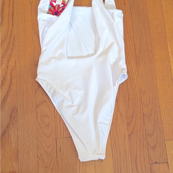 FARM RIO Parrot Graphic High Leg One Piece Swimsuit - Women’s Size Small - New - Picture 5 of 9